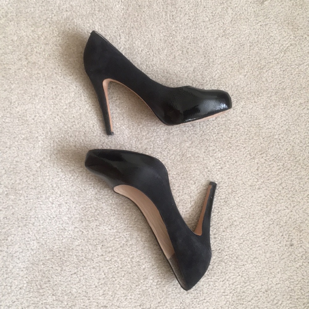 Vince Camuto Vero Cuoio black signature heels